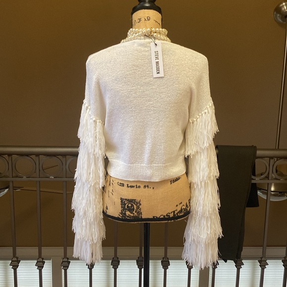 Steve Madden Fringes Sweater in white size Small. NWT - Picture 2 of 2